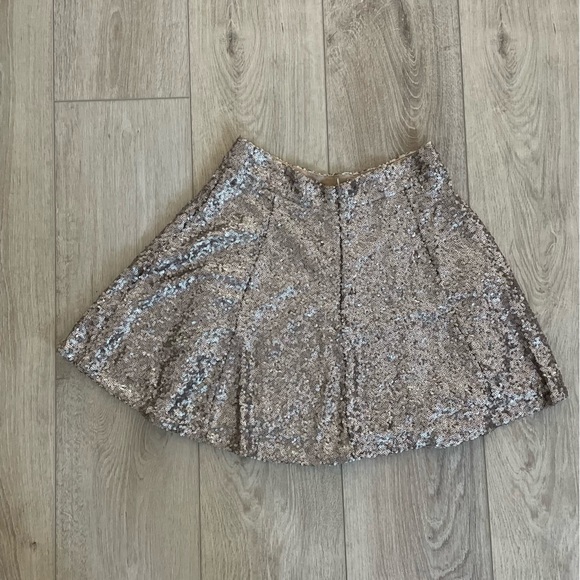 Gold Sequin Skirt - Picture 2 of 3